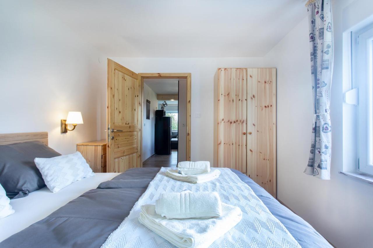 Honey Apartments ゴレンスカ地方 エクステリア 写真
